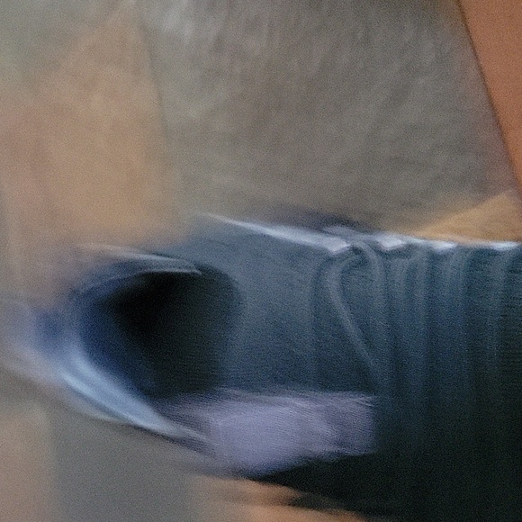 New Ryka size 6 solid black tennis shoe. - Picture 3 of 6